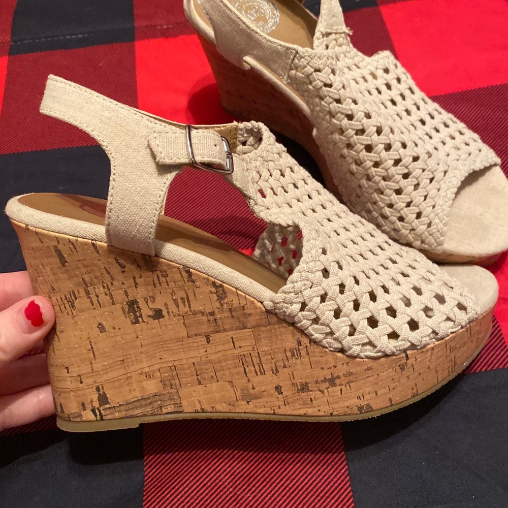 WEDGES - Picture 2 of 7